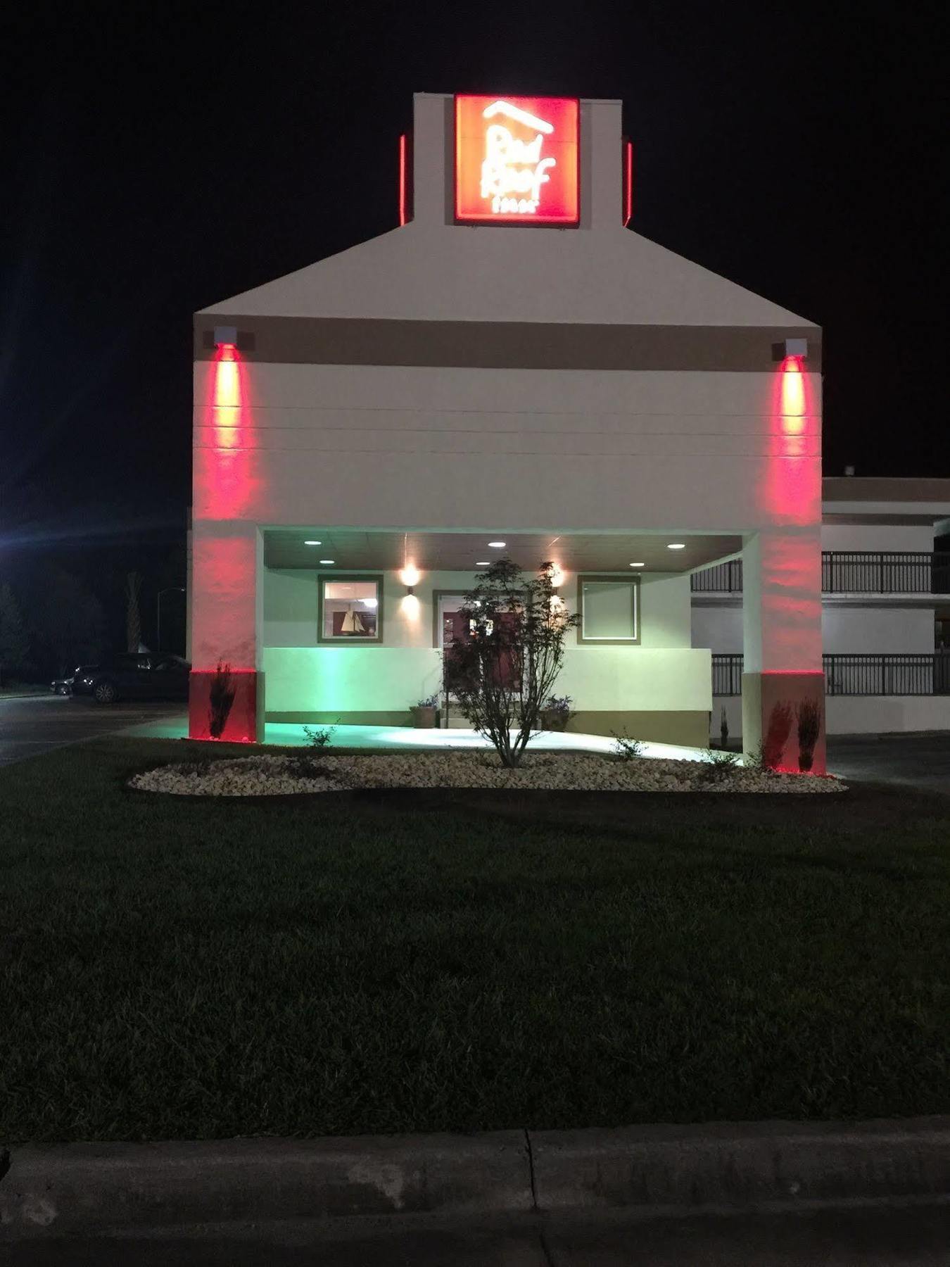 红屋顶沃尔特伯勒酒店 外观 照片